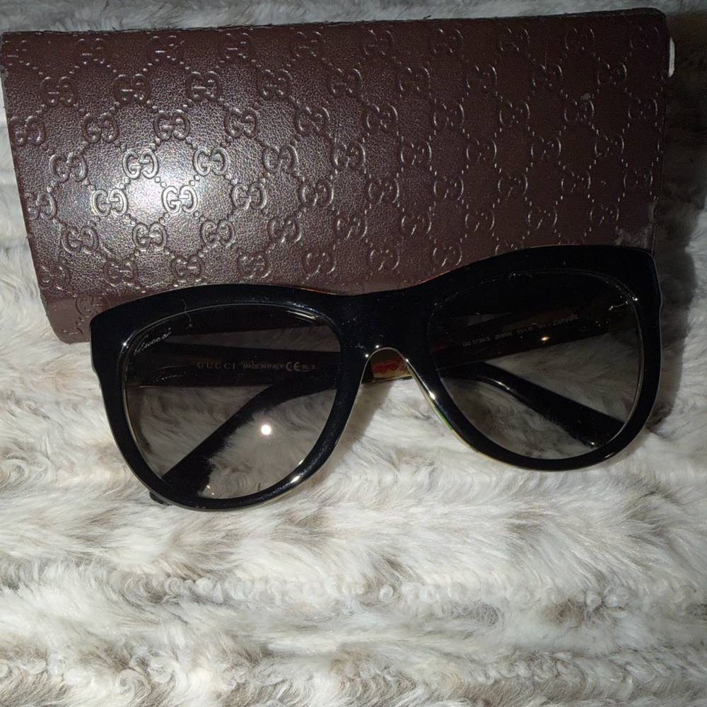 Gucci Black and Floral Cateye Sunglasses - Picture 13 of 13